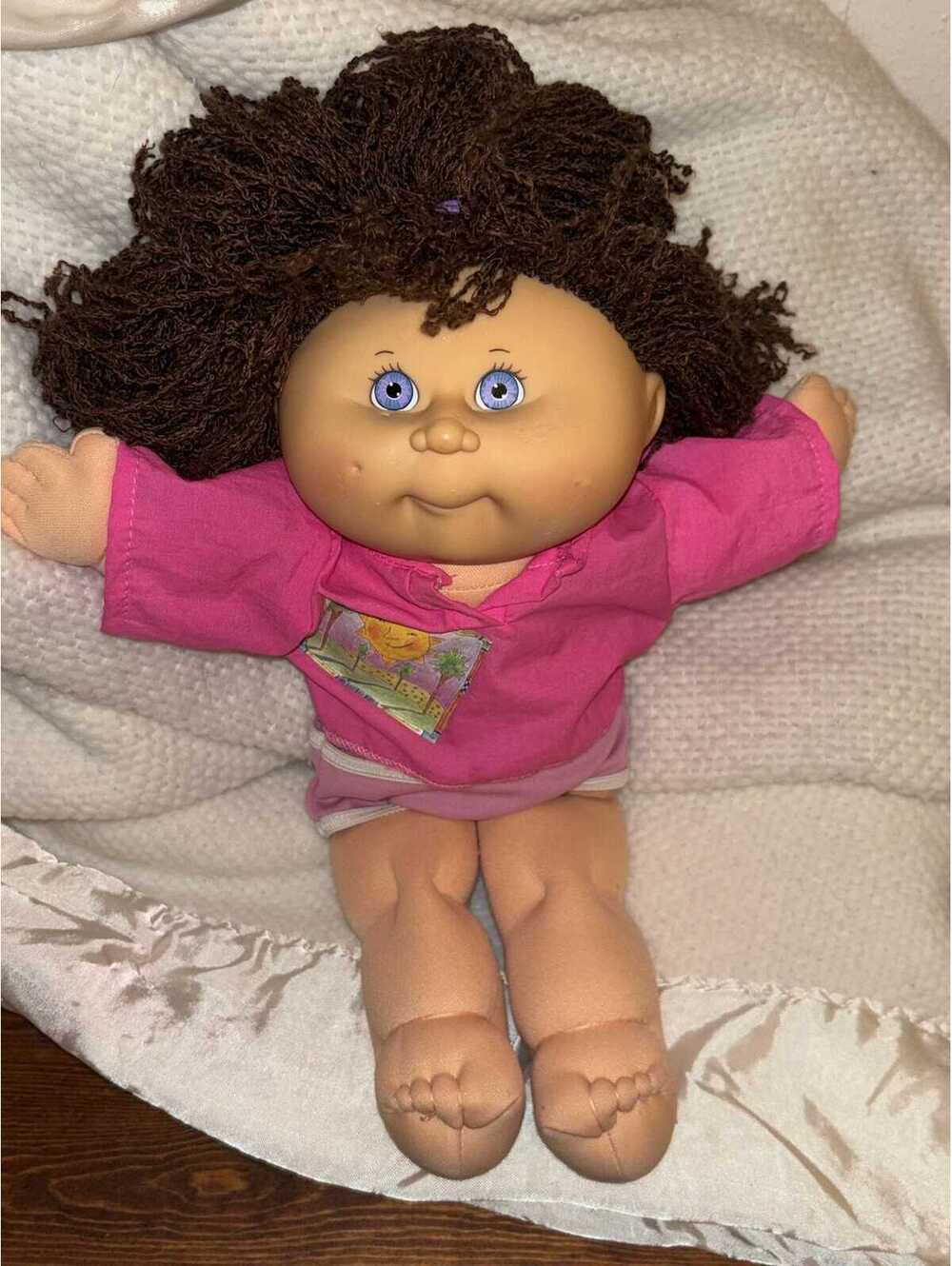 Cabbage Patch Kids Crimp N Curl Girl Doll Brunette Purple Eyes